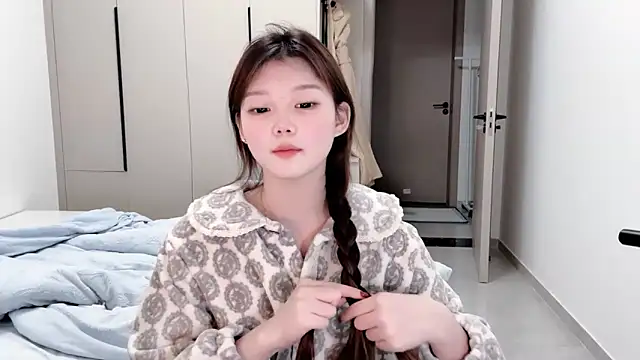 Snapshot of yangyang-1115 chatting on October 2025 12:53:02 PM yangyang-1115 online show from October 2025 12:53:02 PM