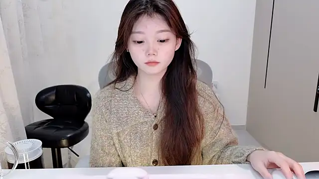 Snapshot of yangyang-1115 chatting on November 2025 05:17:01 AM yangyang-1115 online show from November 2025 05:17:01 AM