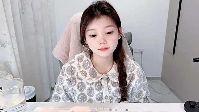 Snapshot of yangyang-1115 chatting on November 2025 05:39:02 AM yangyang-1115 online show from November 2025 05:39:02 AM