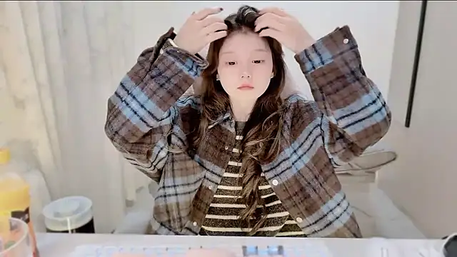 Snapshot of yangyang-1115 chatting on November 2025 04:54:02 AM yangyang-1115 online show from November 2025 04:54:02 AM