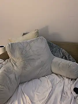 badlills201 online show from March 2026 02:18:02 AM