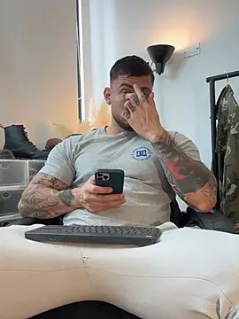 Snapshot of DimitriSullivan_ chatting on July 2026 02:37:02 PM DimitriSullivan online show from July 2026 02:37:02 PM
