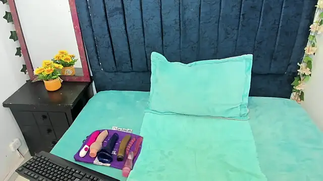 alaha evans online show from November 2025 04:44:02 AM