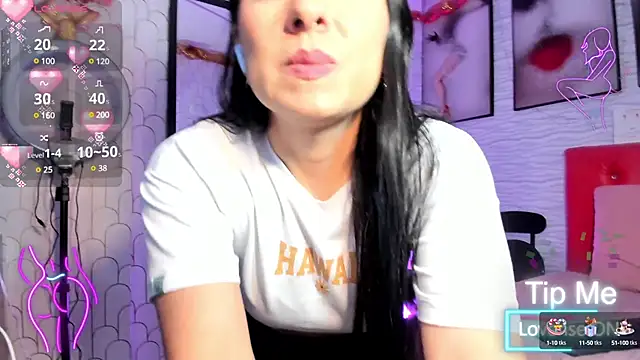 Snapshot of Ella_Rousse chatting on January 2025 03:50:01 PM Ella Rousse online show from January 2025 03:50:01 PM