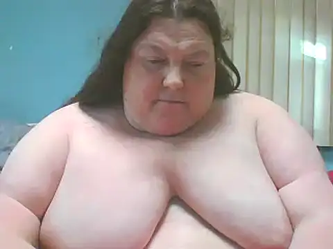 Snapshot of Honeybee2025 chatting on January 2025 10:08:02 PM Honeybee2025 online show from January 2025 10:08:02 PM