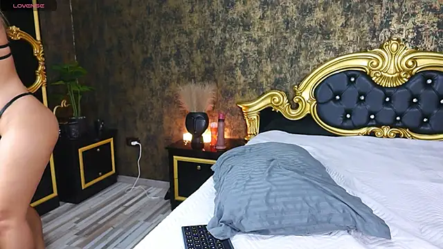 KiraRosse online show from December 2024 05:37:01 AM