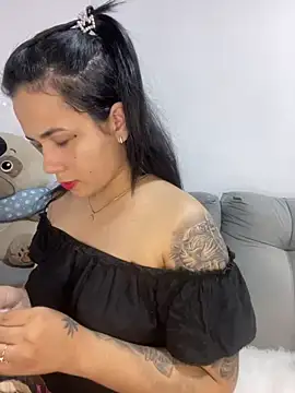 Leyna Kenet online show from December 2024 01:26:01 AM