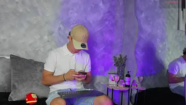 Snapshot of -Bruno-Bs chatting on September 2025 01:41:02 AM -Bruno-Bs online show from September 2025 01:41:02 AM