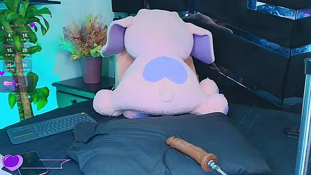 Snapshot of Kinky__Karo chatting on February 2025 12:16:01 AM Kinky Karo online show from February 2025 12:16:01 AM