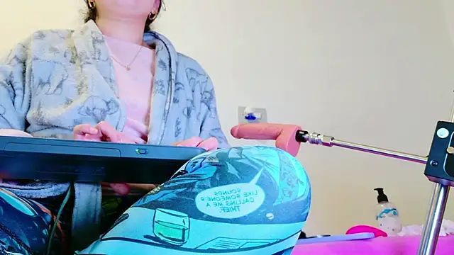 NeredaXxx online show from February 2026 09:33:02 PM