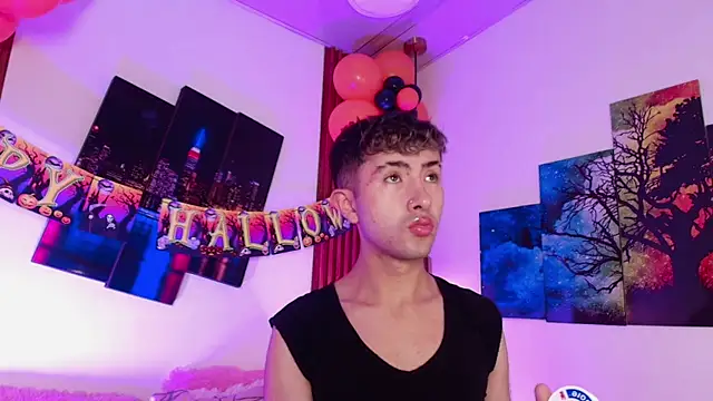 Noah Xitruxx online show from October 2025 02:22:02 AM