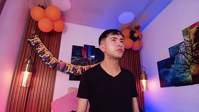 Noah Xitruxx online show from October 2025 02:34:01 AM