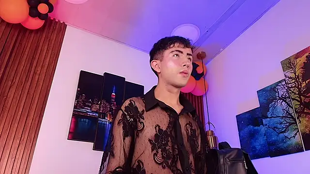 Noah Xitruxx online show from November 2025 03:18:02 AM