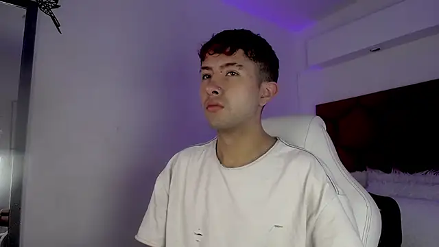 Noah Xitruxx online show from November 2025 02:05:01 PM