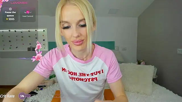 Snapshot of Lana_kitty__ chatting on December 2024 01:24:01 AM Lana kitty online show from December 2024 01:24:01 AM