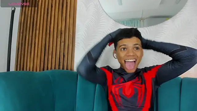 Snapshot of Jeffry_wolvess chatting on March 2025 12:05:02 PM Jeffry wolvess online show from March 2025 12:05:02 PM