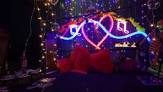 anonymouszN online show from February 2026 09:43:01 PM