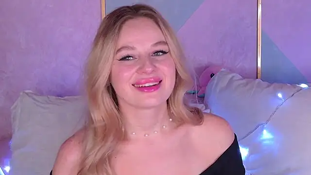 Snapshot of BeatriceEsmont chatting on December 2024 05:44:02 PM BeatriceEsmont online show from December 2024 05:44:02 PM