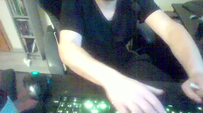 Snapshot of Stiiier1992 chatting on December 2024 10:41:01 PM Stiiier1992 online show from December 2024 10:41:01 PM