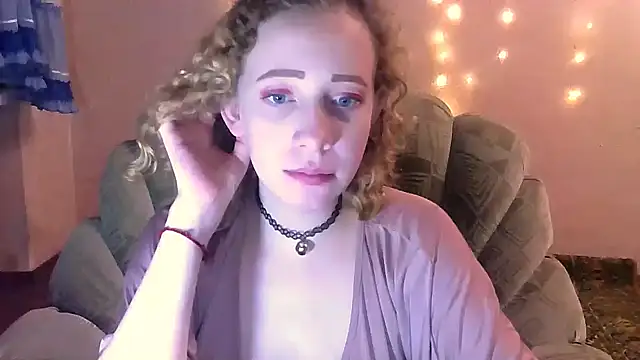 Snapshot of MelxMellie chatting on February 2025 01:19:02 AM MelxMellie online show from February 2025 01:19:02 AM