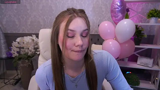 Snapshot of FoxyyKate chatting on February 2026 11:33:02 PM FoxyyKate online show from February 2026 11:33:02 PM