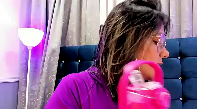 Snapshot of Pandoracherry chatting on February 2025 09:24:02 AM Pandoracherry online show from February 2025 09:24:02 AM