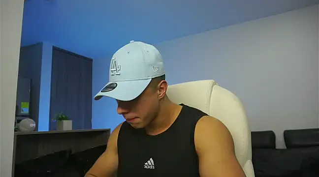 devin hunter1 online show from December 2024 03:41:01 AM