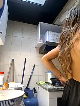 salome drasin online show from October 2025 04:18:01 PM