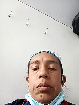 yaz guzman online show from December 2024 05:00:01 PM