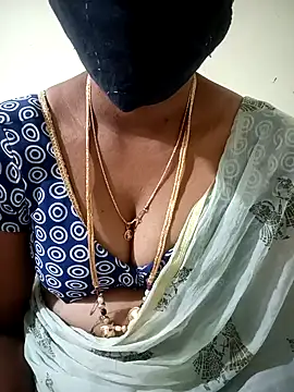 Snapshot of Cute-chinny chatting on January 2025 06:06:01 PM Cute-chinny online show from January 2025 06:06:01 PM