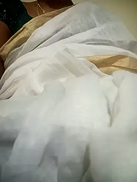 Snapshot of Cute-chinny chatting on February 2025 01:34:01 AM Cute-chinny online show from February 2025 01:34:01 AM