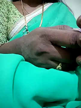 Snapshot of Cute-chinny chatting on February 2025 01:33:02 PM Cute-chinny online show from February 2025 01:33:02 PM