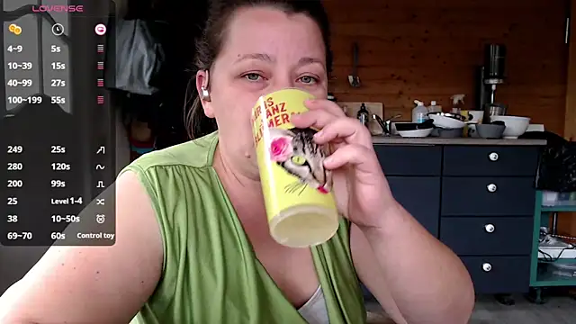 Snapshot of KasiaPrivat chatting on November 2025 12:11:02 PM KasiaPrivat online show from November 2025 12:11:02 PM