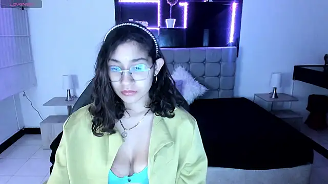 Lili Gomez  online show from January 2025 12:41:02 PM