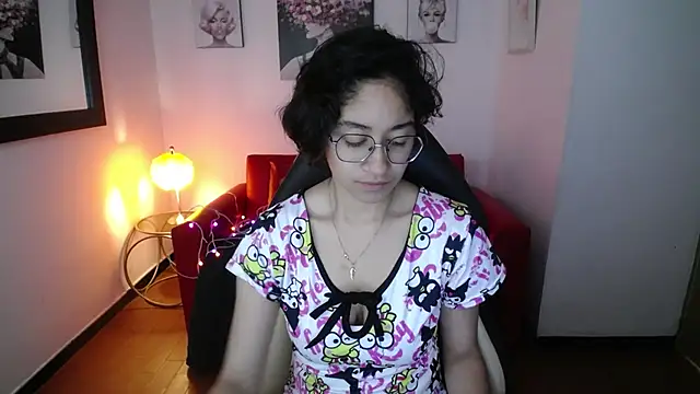 Lili Gomez  online show from February 2025 01:38:02 PM
