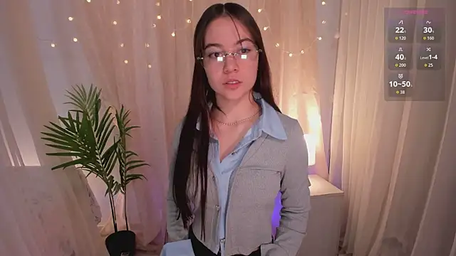 Lia Sweett  online show from March 2026 04:13:01 PM