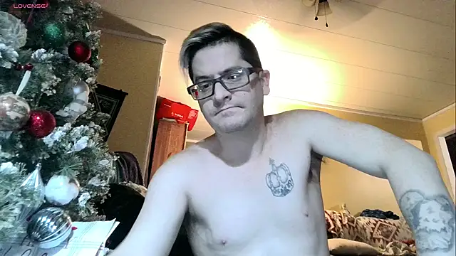 Snapshot of AryanJCole666 chatting on December 2024 05:10:01 PM AryanJCole666 online show from December 2024 05:10:01 PM