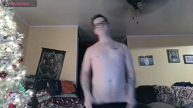 Snapshot of AryanJCole666 chatting on December 2024 02:12:01 AM AryanJCole666 online show from December 2024 02:12:01 AM