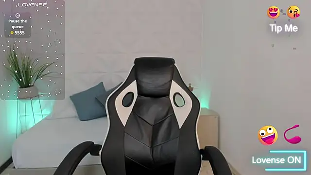 stephanya  online show from March 2025 07:03:02 PM