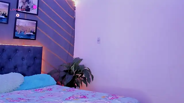 elafranco  online show from December 2024 06:48:02 PM