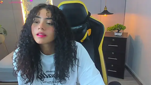 yaya23x online show from September 2025 04:18:01 PM