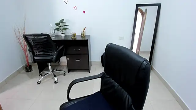 Adele Sweett online show from February 2025 02:48:02 PM