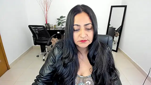 Adele Sweett online show from March 2025 01:45:01 PM