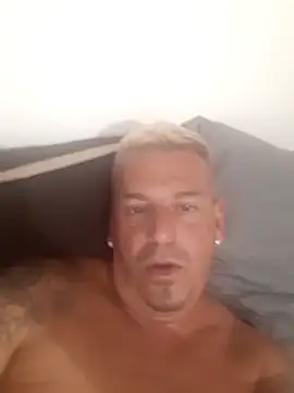 Bernardodurao online show from March 2026 10:04:01 PM