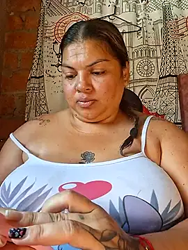 chubby sexy big tits online show from November 2025 01:00:01 PM