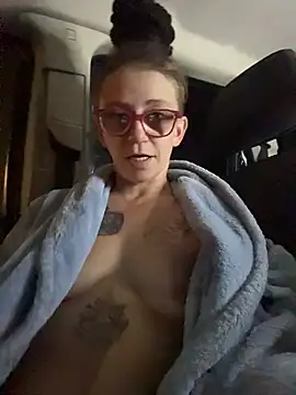Stonermama666420 online show from July 2026 05:44:02 AM