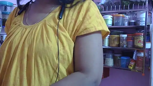 Snapshot of Suhana-sapna chatting on February 2026 06:13:01 AM Suhana-sapna online show from February 2026 06:13:01 AM