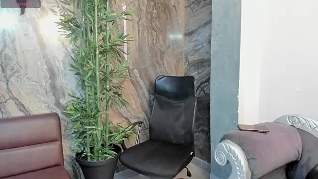 Flynn Riider online show from October 2025 05:11:01 PM