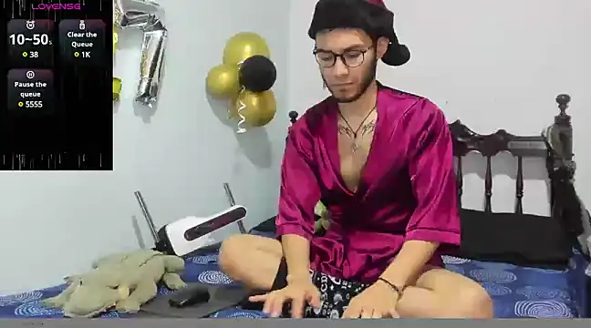 Snapshot of alexdesire chatting on December 2024 12:54:02 PM alexdesire online show from December 2024 12:54:02 PM