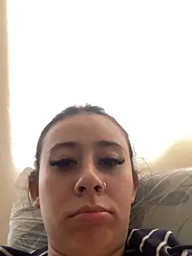 Zoee t online show from February 2025 07:02:01 PM